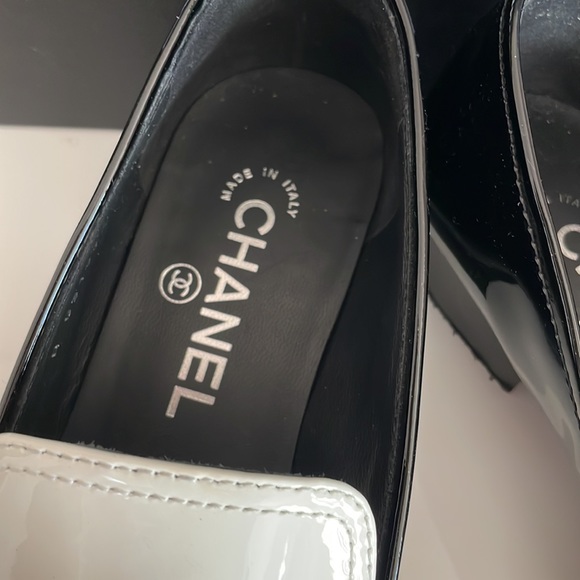 Authentic CC Chanel Black and White Loafers (RARE) - Picture 3 of 6